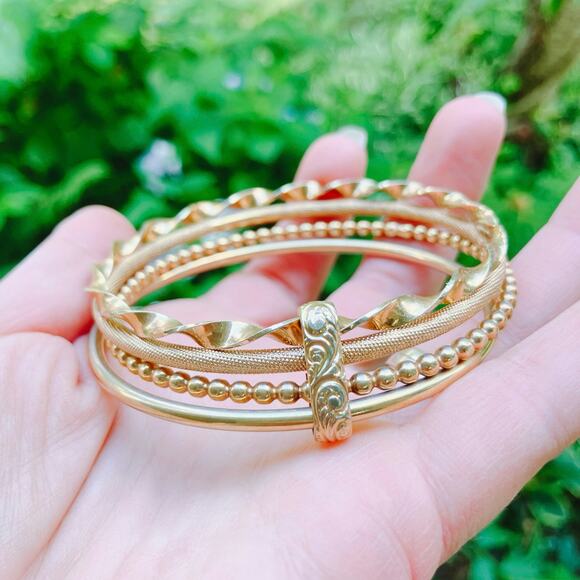 VTG 1980s Bangle Gold Tone Fixed Triple Bracelet Textured Layered Design - Picture 7 of 11